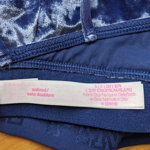 PINK Victoria's Secret Wms Small Velvet Unlined Bra Bralette Blue CrissCross 110 - Picture 10 of 10
